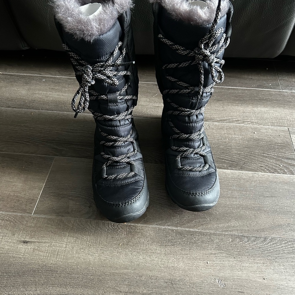 Sorel Black and Gray Fur-Lined Boots - Picture 2 of 6